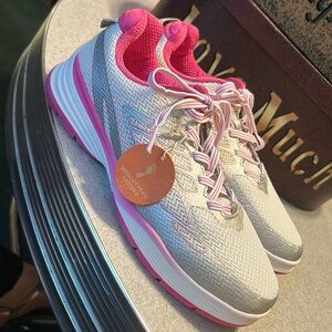New! JSport By Jambu Sneakers Women Size 8 White/Pink Walking Shoes with tags.